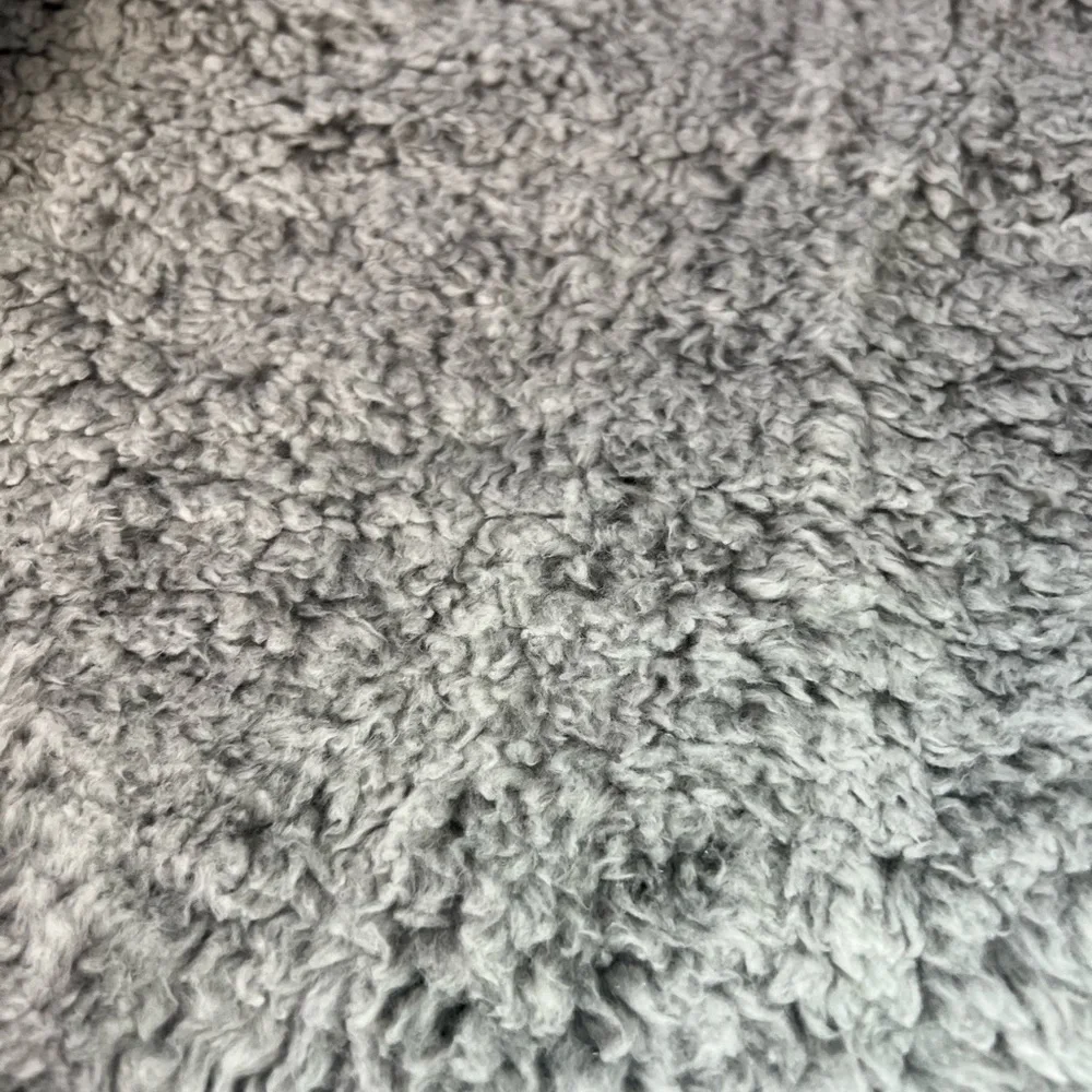 NWT!! NEW- grey Abercrombie & Fitch Cloud Sherpa Vest - Picture 4 of 13